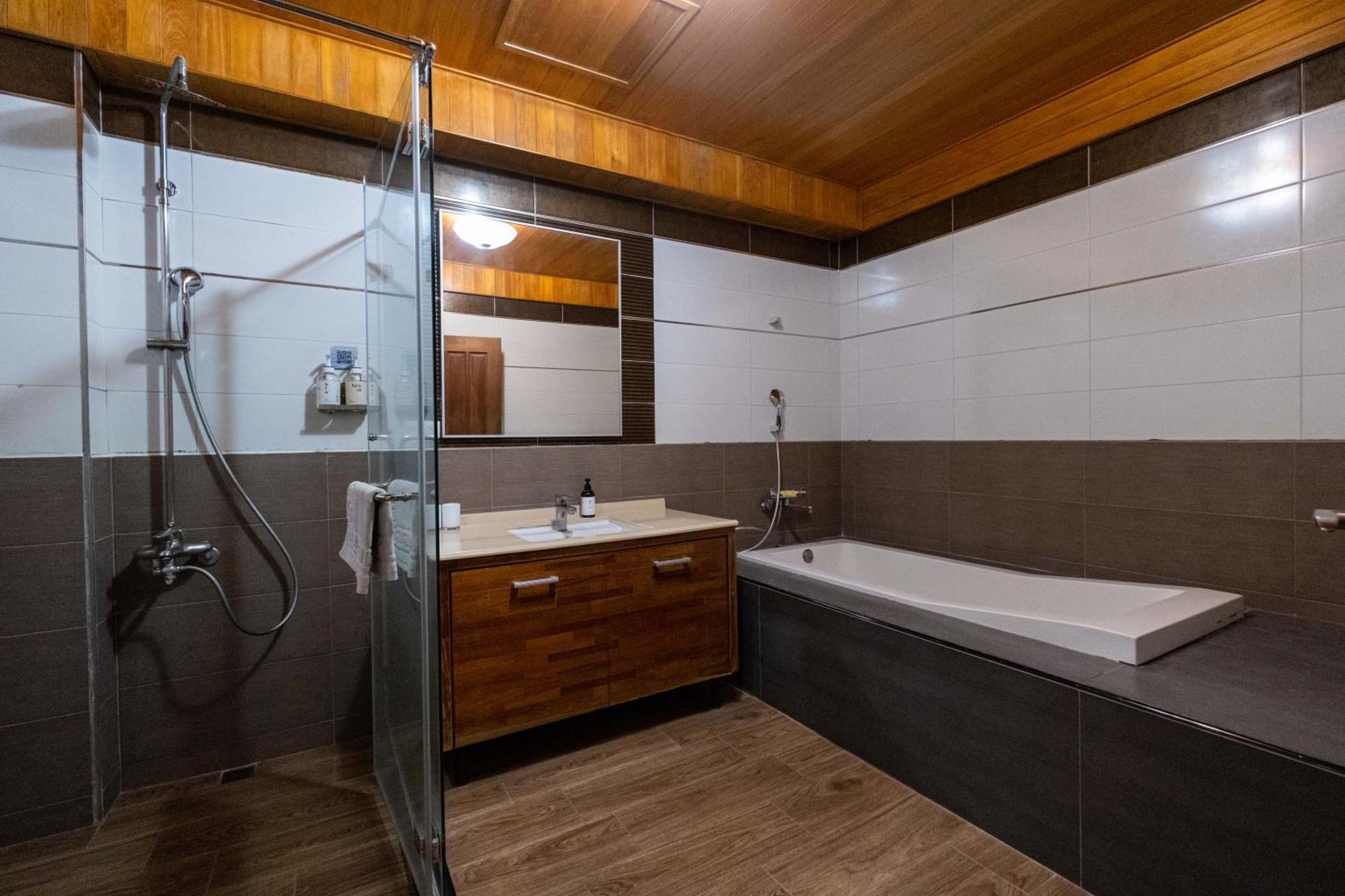 Huzi Room Tainan Exterior photo