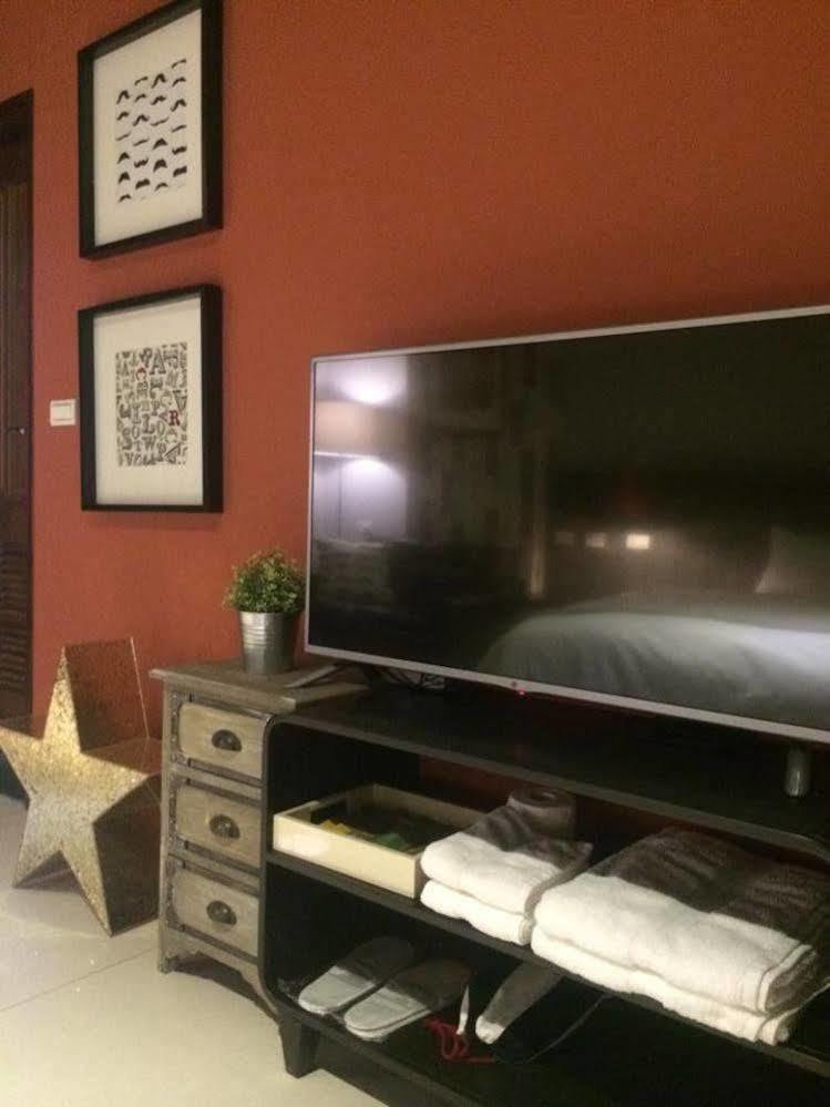 Huzi Room Tainan Exterior photo
